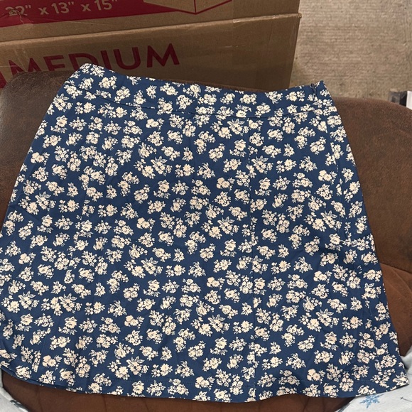RIHOAS floral blue and white mini skirt size small - Picture 4 of 7